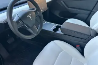 Tesla Model Y 2023 AWD Long Range 4dr Crossover