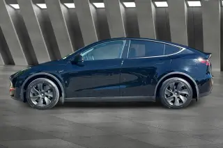 Tesla Model Y 2023 AWD Long Range 4dr Crossover