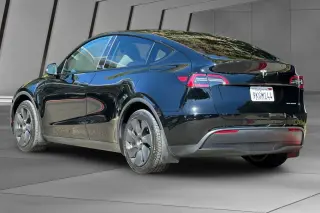 Tesla Model Y 2023 AWD Long Range 4dr Crossover