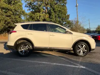 Toyota RAV4 2018 XLE 4 SUV