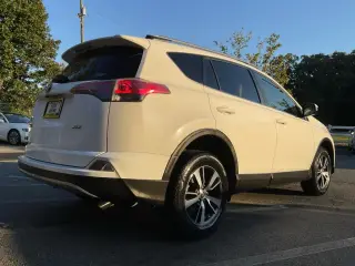 Toyota RAV4 2018 XLE 4 SUV