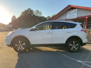 Toyota RAV4 2018 XLE 4 SUV