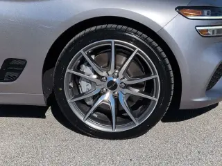 Genesis G70 2024 2.5T Estándar 4 tracciones Sedán