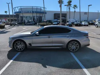 Genesis G70 2024 2.5T Estándar 4 tracciones Sedán