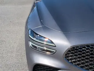 Genesis G70 2024 2.5T Estándar 4 tracciones Sedán