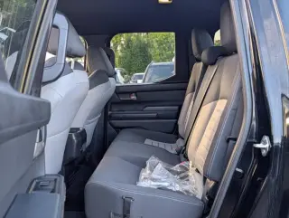 Toyota Tacoma 2025 4x4 SR5 4dr Double Cab 5.0 ft SB