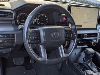 Toyota Tacoma 2025 4x4 SR5 4dr Double Cab 5.0 ft SB