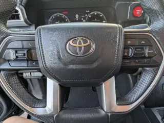 Toyota Tacoma 2025 4x4 SR5 4dr Double Cab 5.0 ft SB