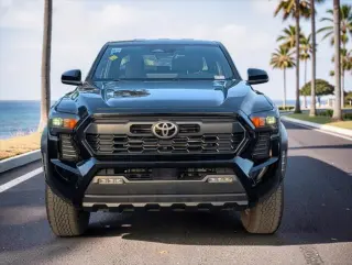 Toyota Tacoma 2025 4x4 SR5 4dr Double Cab 5.0 ft SB