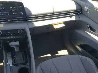 Hyundai ELANTRA 2025 SEL Sport 4dr Sedán