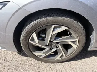 Hyundai ELANTRA 2025 SEL Sport 4dr Sedán