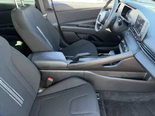 Hyundai ELANTRA 2025 SEL Sport 4dr Sedán