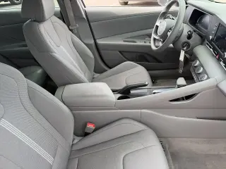 Hyundai ELANTRA 2024 SE 4dr Sedán