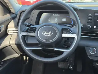 Hyundai ELANTRA 2025 SE Sedán 4 puertas