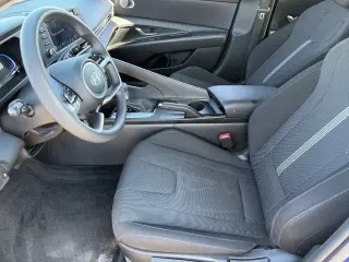 Hyundai ELANTRA 2025 SE Sedán 4 puertas