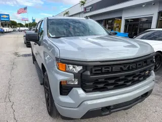 Chevrolet Silverado 1500 2024 4x2 Custom 4dr Crew Cab 5,8 ft. SB