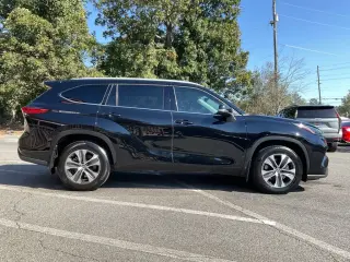 Toyota Highlander 2024 AWD XLE 4dr SUV