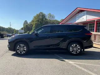 Toyota Highlander 2024 AWD XLE 4dr SUV