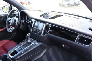 2016 Porsche Macan
