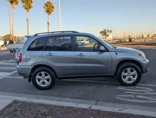 2005 Toyota RAV4