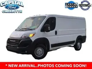 Ram ProMaster 2025 Tradesman 2500 136 WB 3dr Low Roof Cargo Van w/ Passenger Seat