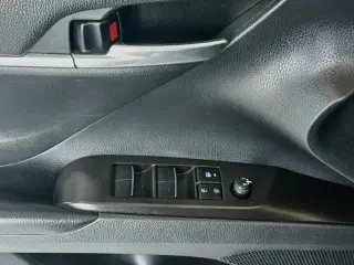Toyota Camry 2021 SE 4 Sedán