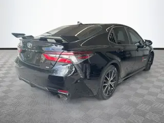 Toyota Camry 2021 SE 4 Sedán