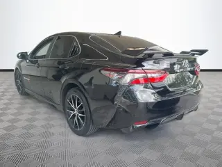 Toyota Camry 2021 SE 4 Sedán