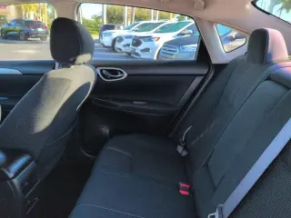 Nissan Sentra 2015 S 4dr Sedan 6M