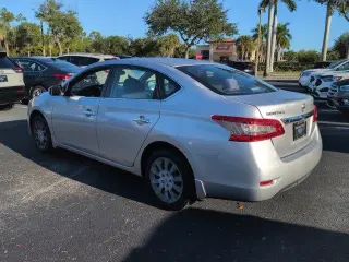 Nissan Sentra 2015 S 4dr Sedan 6M