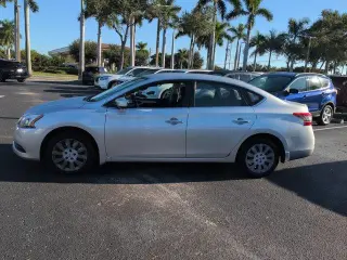 Nissan Sentra 2015 S 4dr Sedan 6M