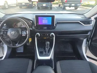 Toyota RAV4 2024 AWD LE 4dr SUV