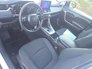 Toyota RAV4 2024 AWD LE 4dr SUV