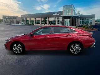 Hyundai ELANTRA 2025 SEL Convenience Sedán de 4 puertas