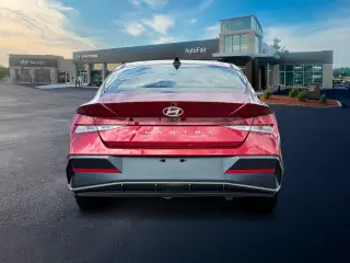 Hyundai ELANTRA 2025 SEL Convenience Sedán de 4 puertas