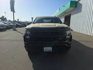 Chevrolet Silverado 1500 2024 4x2 Custom Cabina Crew 4 puertas 5.8 ft. SB