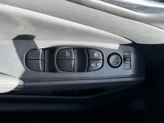 Nissan Altima 2025 2.5 SV 4dr Sedán