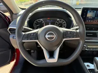 Nissan Altima 2025 2.5 SV 4dr Sedán