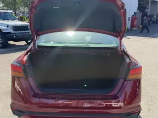 Nissan Altima 2025 2.5 SV 4dr Sedán
