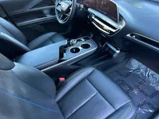 Cadillac LYRIQ 2024 AWD Luxury 1 4dr SUV