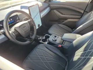Ford Mustang Mach-E 2023 Select 4dr SUV