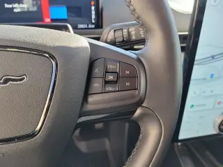 Ford Mustang Mach-E 2023 Select 4dr SUV