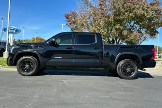 Toyota Tundra 2024 4x4 SR5 4dr CrewMax Cab Pickup LB