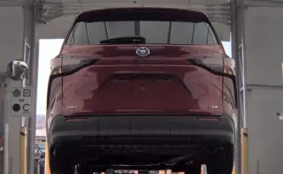 Toyota Sienna 2025 LE 8-Pasajeros 4dr Mini-Van