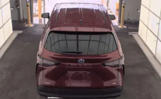 Toyota Sienna 2025 LE 8-Pasajeros 4dr Mini-Van