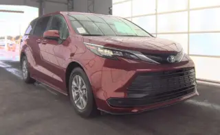 Toyota Sienna 2025 LE 8-Pasajeros 4dr Mini-Van