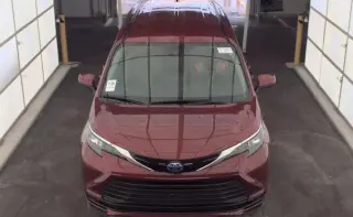 Toyota Sienna 2025 LE 8-Pasajeros 4dr Mini-Van