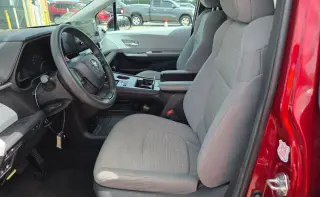 Toyota Sienna 2025 LE 8-Pasajeros 4dr Mini-Van