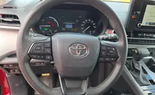 Toyota Sienna 2025 LE 8-Pasajeros 4dr Mini-Van
