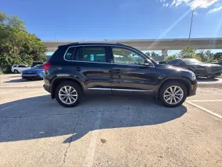 Volkswagen Tiguan 2017 AWD 2.0T Wolfsburg Edition 4Motion SUV de 4 puertas